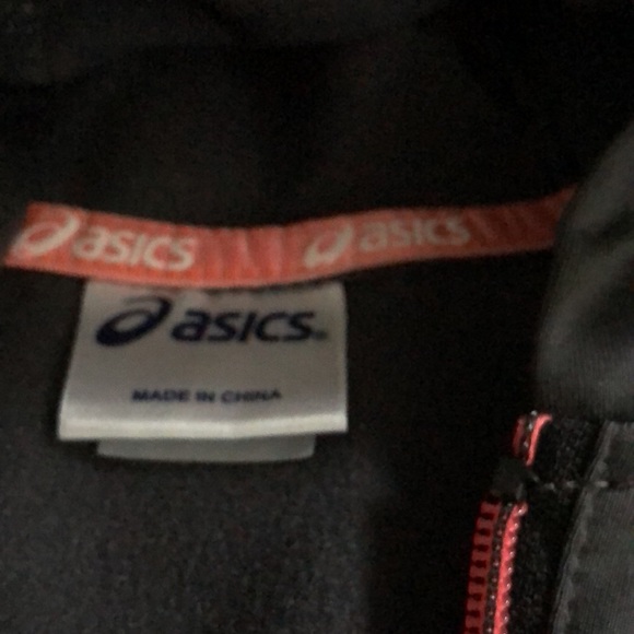 1/4 zip ASICS Hoody. - Picture 2 of 4